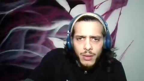 Snapshot of luisitodescomunica chatting on 02-15-26, 11:56 Luisito Descomunica online show from 02-15-26, 11:56