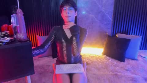 luixdust1 online show from 09-10-25, 05:40