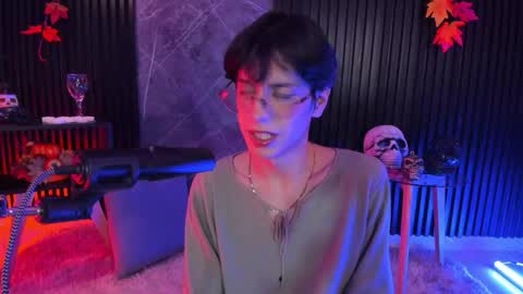 luixdust1 online show from 10-22-25, 04:02