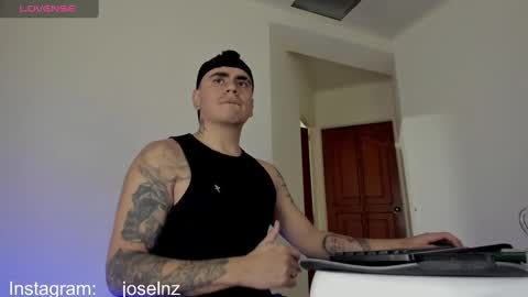 Snapshot of luka_castlehot chatting on 12-15-24, 04:18 Luka Castle online show from 12-15-24, 04:18