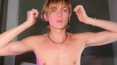 Snapshot of luka_marrant chatting on 06-21-26, 05:04 aphex twink online show from 06-21-26, 05:04