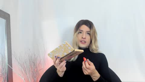 Luka Castillo online show from 11-26-25, 09:27