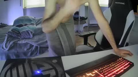 lukasschoetz online show from 02-08-25, 03:10