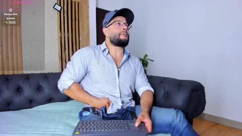 Snapshot of luke__09 chatting on 01-02-25, 12:46 LUKE online show from 01-02-25, 12:46