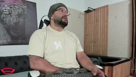 Snapshot of luke__09 chatting on 02-19-25, 12:00 LUKE online show from 02-19-25, 12:00