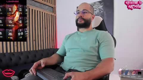 Snapshot of luke__09 chatting on 03-07-25, 12:23 LUKE online show from 03-07-25, 12:23