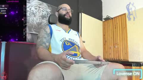 Snapshot of luke__09 chatting on 05-19-26, 11:27 LUKE online show from 05-19-26, 11:27