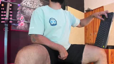 Snapshot of luke__09 chatting on 05-27-26, 10:45 LUKE online show from 05-27-26, 10:45