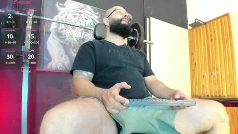 Snapshot of luke__09 chatting on 05-31-26, 09:38 LUKE online show from 05-31-26, 09:38