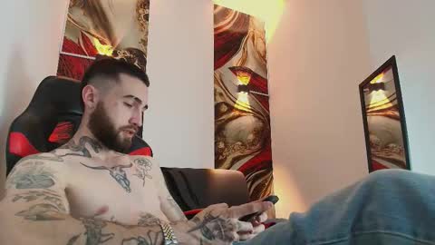 LUKE online show from 10-22-25, 03:51