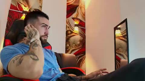 LUKE online show from 10-24-25, 01:40