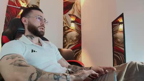 LUKE online show from 11-05-25, 01:22