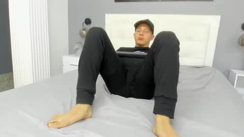 Snapshot of luke_julien chatting on 03-10-25, 07:29 Luke Julien online show from 03-10-25, 07:29