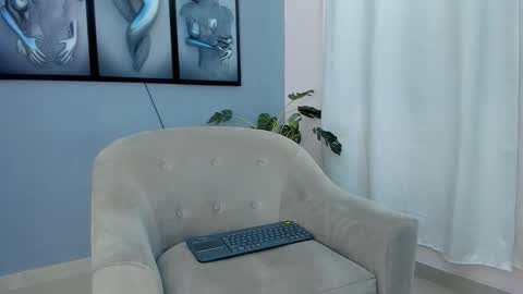 Snapshot of luke_julien chatting on 10-22-25, 06:35 Luke Julien online show from 10-22-25, 06:35