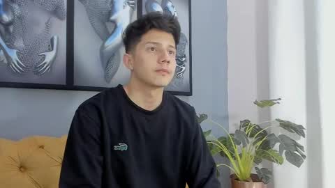 Snapshot of luke_julien chatting on 10-27-25, 04:05 Luke Julien online show from 10-27-25, 04:05