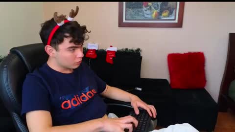 Snapshot of lukeboyce chatting on 11-09-25, 09:13 lukeboyce online show from 11-09-25, 09:13