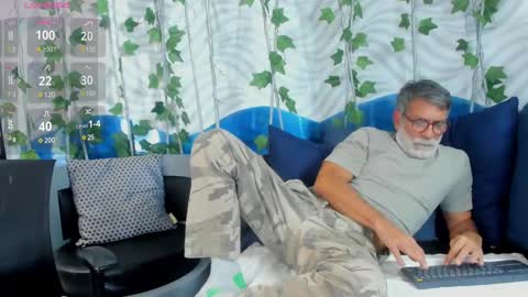 Snapshot of lukecrews chatting on 02-09-25, 06:58 Luke Crews online show from 02-09-25, 06:58