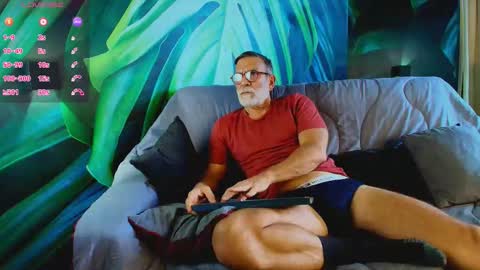 Snapshot of lukecrews chatting on 09-16-25, 07:15 Luke Crews online show from 09-16-25, 07:15