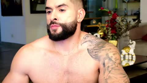 Snapshot of lukhass chatting on 02-15-25, 01:21 Lukhas f4f online show from 02-15-25, 01:21