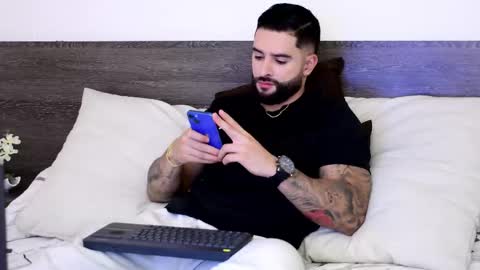 Snapshot of lukhass chatting on 10-19-25, 12:11 Lukhas f4f online show from 10-19-25, 12:11