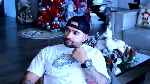 Snapshot of lukhass chatting on 12-16-25, 08:47 Lukhas f4f online show from 12-16-25, 08:47