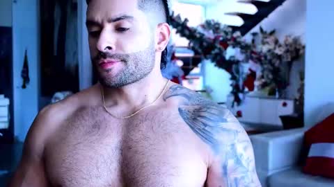 Snapshot of lukhass chatting on 12-22-25, 08:50 Lukhas f4f online show from 12-22-25, 08:50