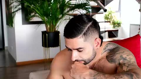 Snapshot of lukhass chatting on 04-20-26, 08:54 Lukhas f4f online show from 04-20-26, 08:54
