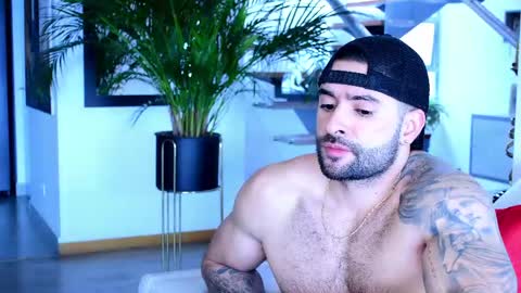 Snapshot of lukhass chatting on 04-25-26, 04:48 Lukhas f4f online show from 04-25-26, 04:48