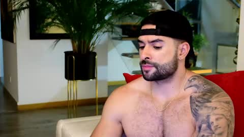 Snapshot of lukhass chatting on 04-26-26, 04:54 Lukhas f4f online show from 04-26-26, 04:54