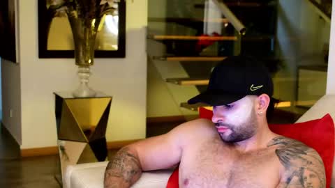 Snapshot of lukhass chatting on 05-27-26, 01:57 Lukhas f4f online show from 05-27-26, 01:57