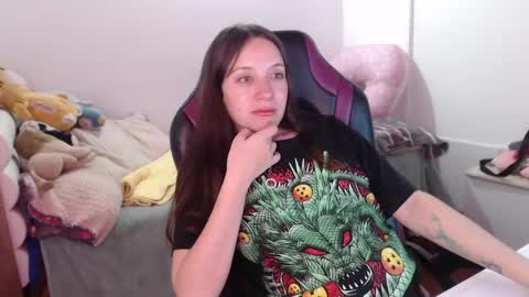 Vicky online show from 12-19-24, 01:28