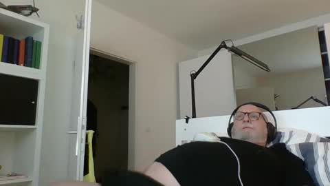 Snapshot of luley58 chatting on 02-27-25, 02:53 luley58 online show from 02-27-25, 02:53