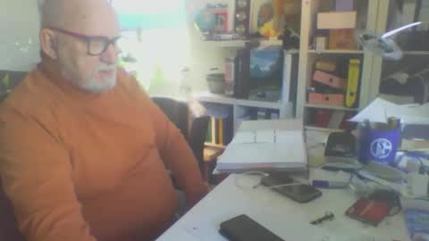Snapshot of luley58 chatting on 04-25-26, 07:33 luley58 online show from 04-25-26, 07:33