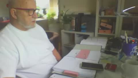Snapshot of luley58 chatting on 05-06-26, 07:46 luley58 online show from 05-06-26, 07:46