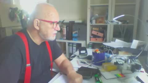 Snapshot of luley58 chatting on 05-18-26, 07:25 luley58 online show from 05-18-26, 07:25