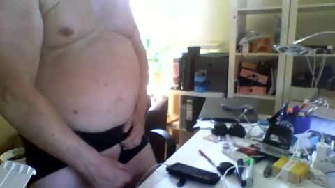 Snapshot of luley58 chatting on 05-25-26, 06:41 luley58 online show from 05-25-26, 06:41