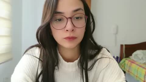 Snapshot of lulibee_ chatting on 06-15-26, 02:08 Luli online show from 06-15-26, 02:08