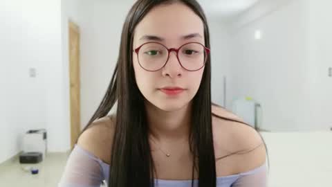 Snapshot of lulibee_ chatting on 07-01-26, 12:18 Luli online show from 07-01-26, 12:18