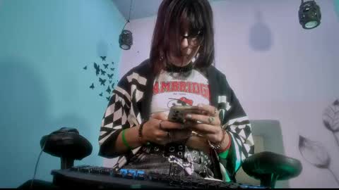 Snapshot of lullaby_charade2 chatting on 05-12-26, 08:28 Cookie blackthorne sheher online show from 05-12-26, 08:28