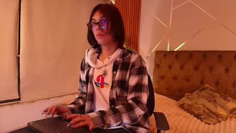 Cookie  online show from 03-27-26, 05:35