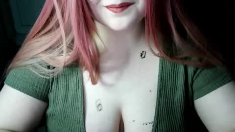 Snapshot of lulovia chatting on 02-12-26, 09:21 lulovia online show from 02-12-26, 09:21