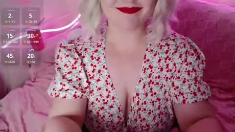 Snapshot of lulovia chatting on 07-24-26, 10:19 lulovia online show from 07-24-26, 10:19
