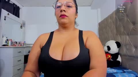 Snapshot of lulu_f1 chatting on 01-08-26, 07:05 ferrer online show from 01-08-26, 07:05