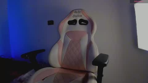 elizabeth online show from 09-29-25, 04:34