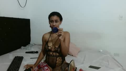 Snapshot of lulu_liz chatting on 10-04-25, 08:51 LULU LIZ online show from 10-04-25, 08:51