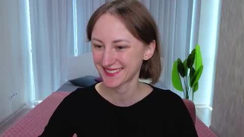 Lily online show from 10-12-25, 10:47