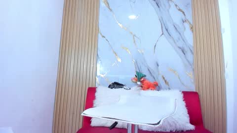 LULU online show from 03-19-26, 01:48