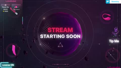 Snapshot of luluubloomm chatting on 11-25-25, 10:10 Lulu online show from 11-25-25, 10:10