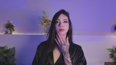 Snapshot of luluwonder_ chatting on 05-17-26, 11:06 Lulu online show from 05-17-26, 11:06