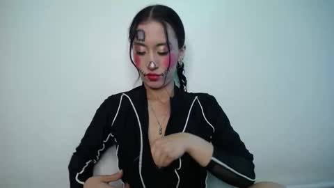 Luly online show from 10-28-25, 04:49